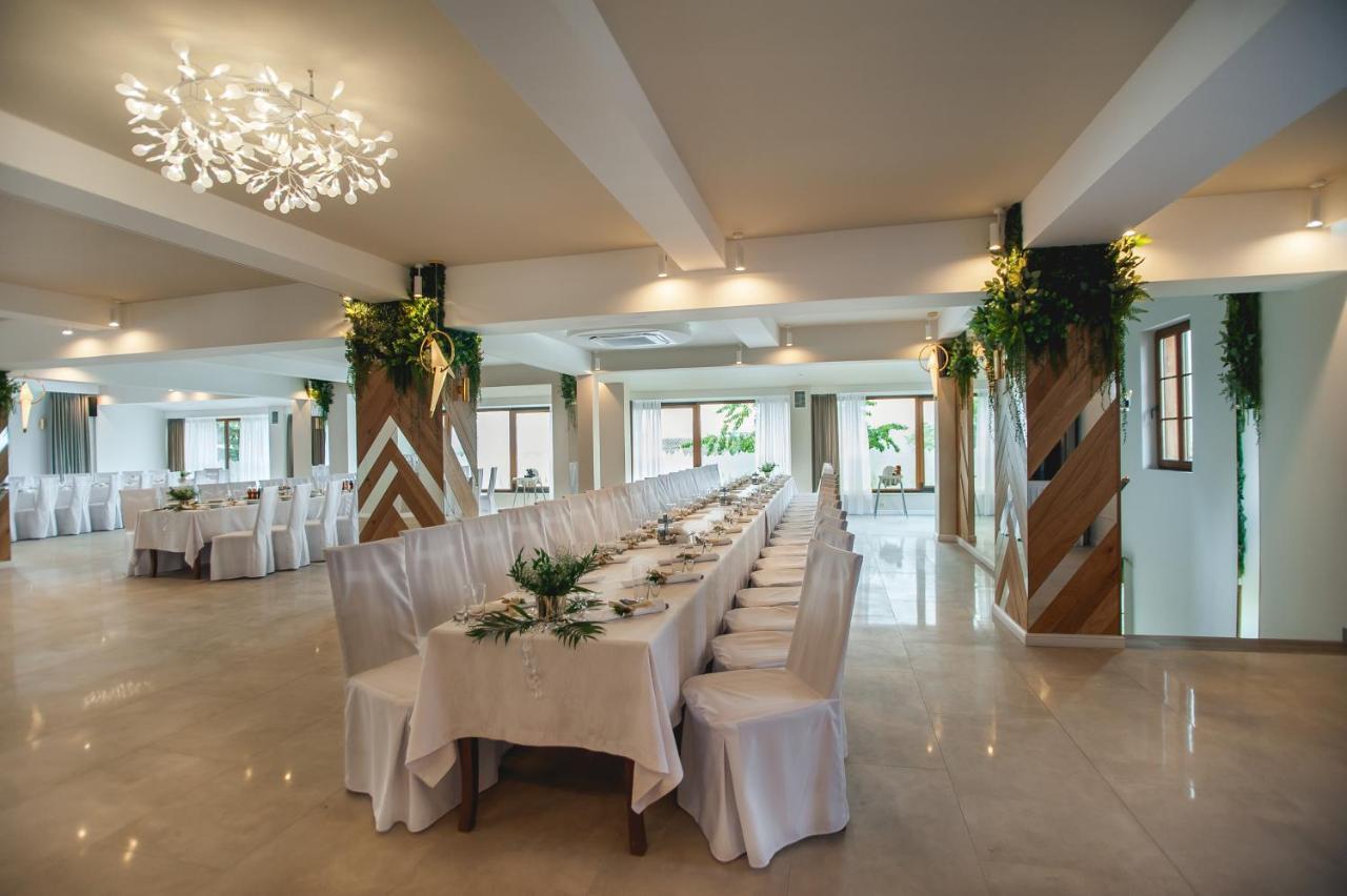 Zajazd ,,Pod Jeleniem" Okrajnik Exterior foto